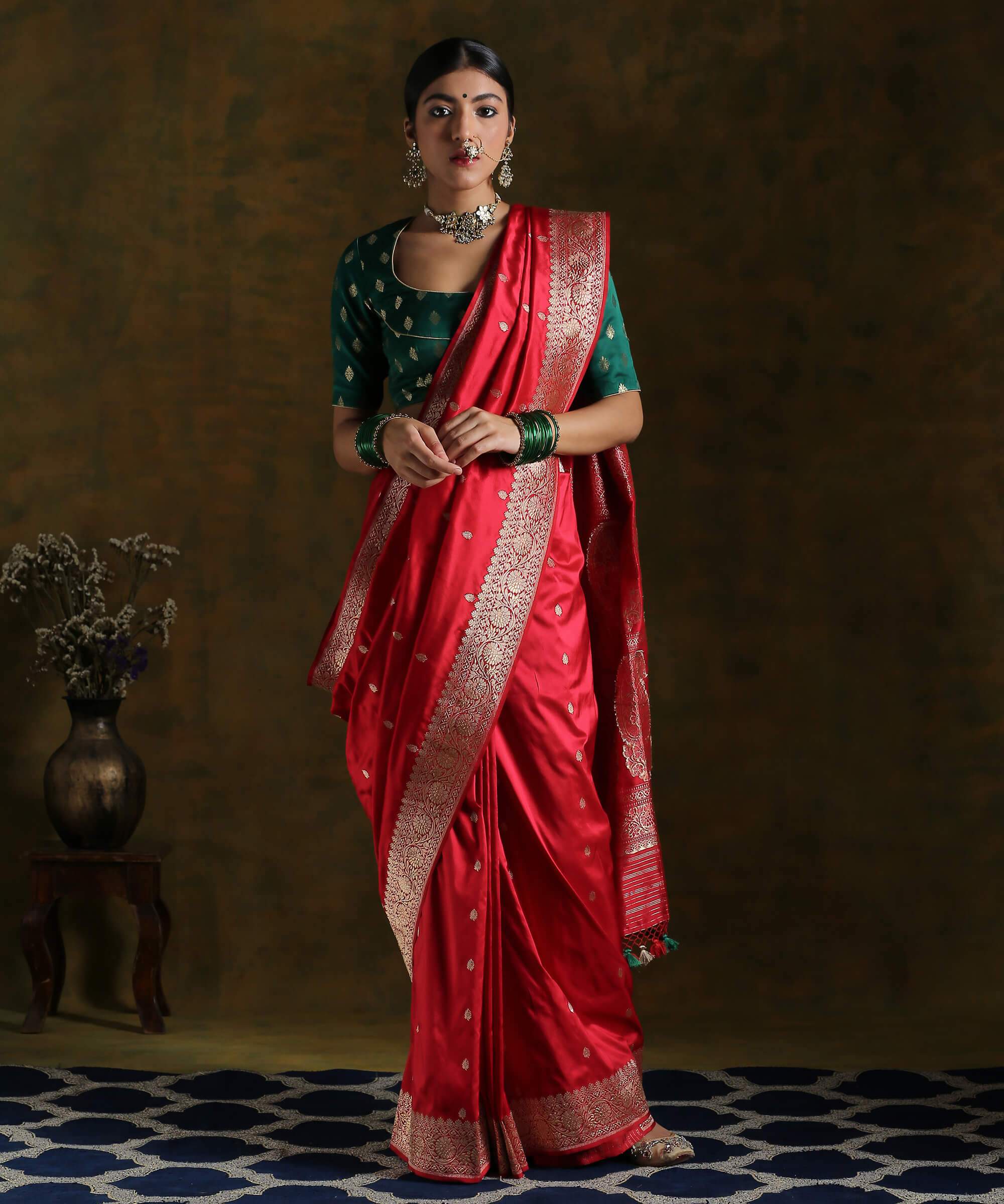 Handloom_Bridal_Red_Kadhwa_Booti_Banarasi_Saree_WeaverStory_02