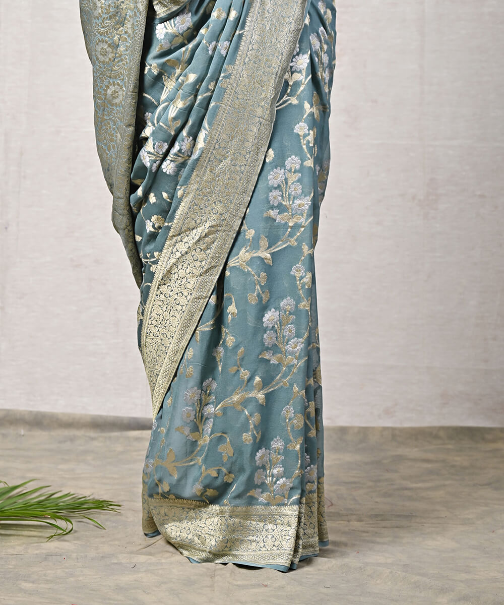 Handloom_Cement_Grey_Banarasi_Georgette_Saree_with_Floral_Jaal_WeaverStory_04