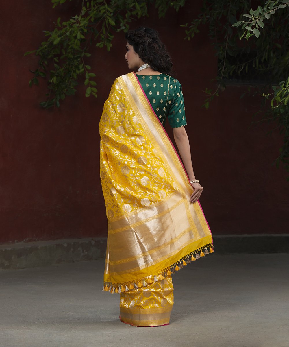 Handloom_Cutwork_Yellow_Katan_Silk_Banarasi_Saree_with_Jangla_Design_and_Pink_Selvedge_WeaverStory_03