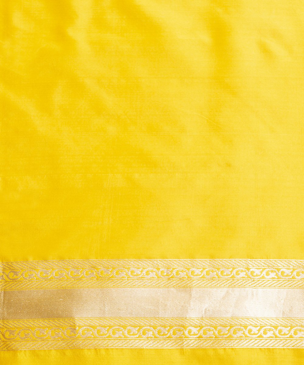 Handloom_Cutwork_Yellow_Katan_Silk_Banarasi_Saree_with_Jangla_Design_and_Pink_Selvedge_WeaverStory_05