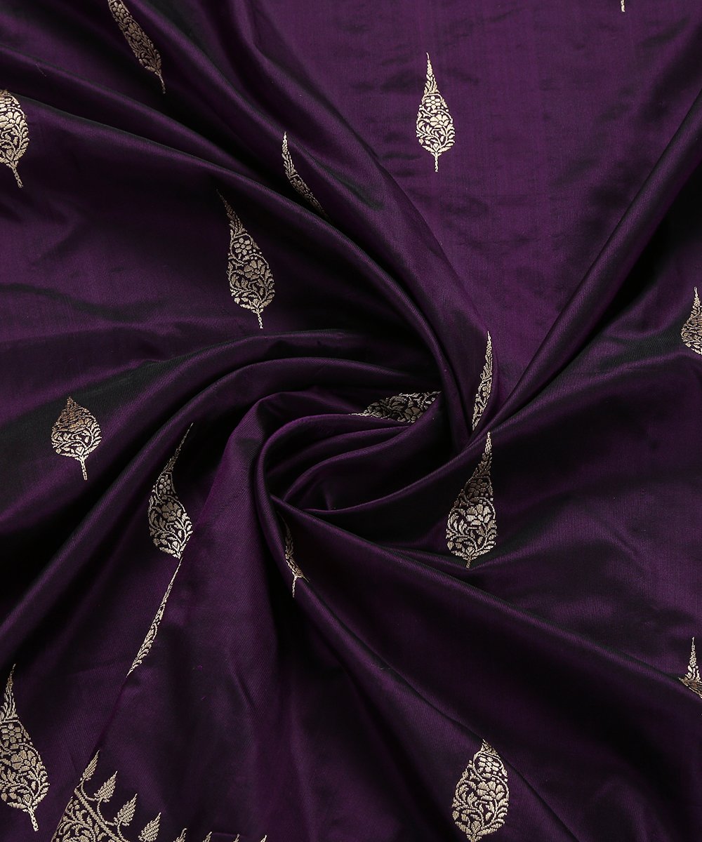 Handloom_Dark_Purple_Scalloped_Border_Handloom_Banarasi_Dupatta_WeaverStory_05