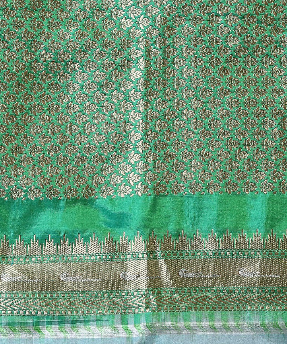 Handloom_Emerald_Green_Pure_Katan_Silk_Banarasi_Saree_With_Paithani_Border_WeaverStory_05