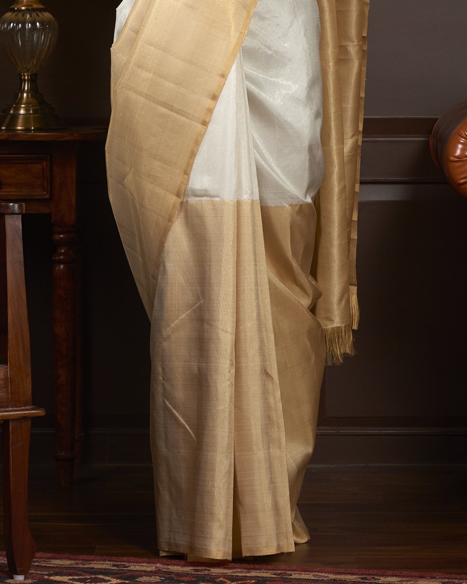 Handloom_Gold_And_Silver_Kanjivaram_Pure_Silk_Saree_With_Korvai_Weave_WeaverStory_04