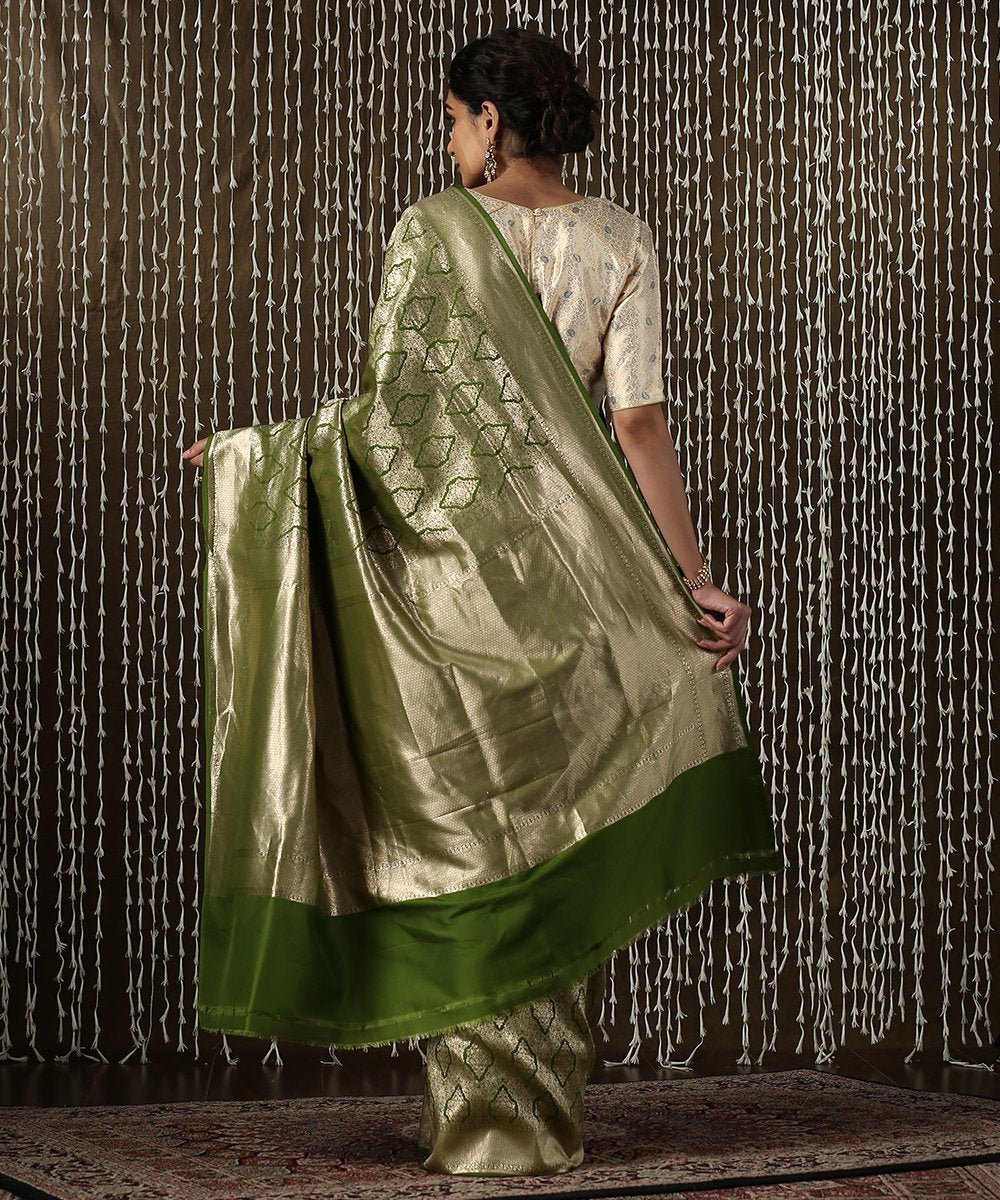 Handloom_Green_Banarasi_Saree_with_Kimkhab_Weave_WeaverStory_03