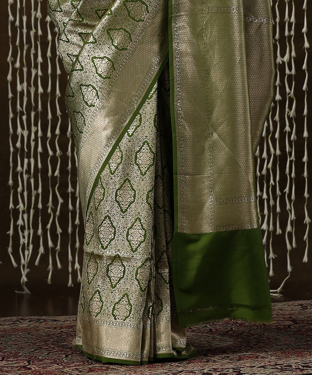 Handloom_Green_Banarasi_Saree_with_Kimkhab_Weave_WeaverStory_04