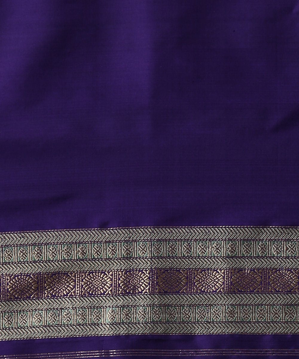 Handloom_Green_Katan_Silk_Banarasi_Saree_With_Heavy_Border_WeaverStory_05