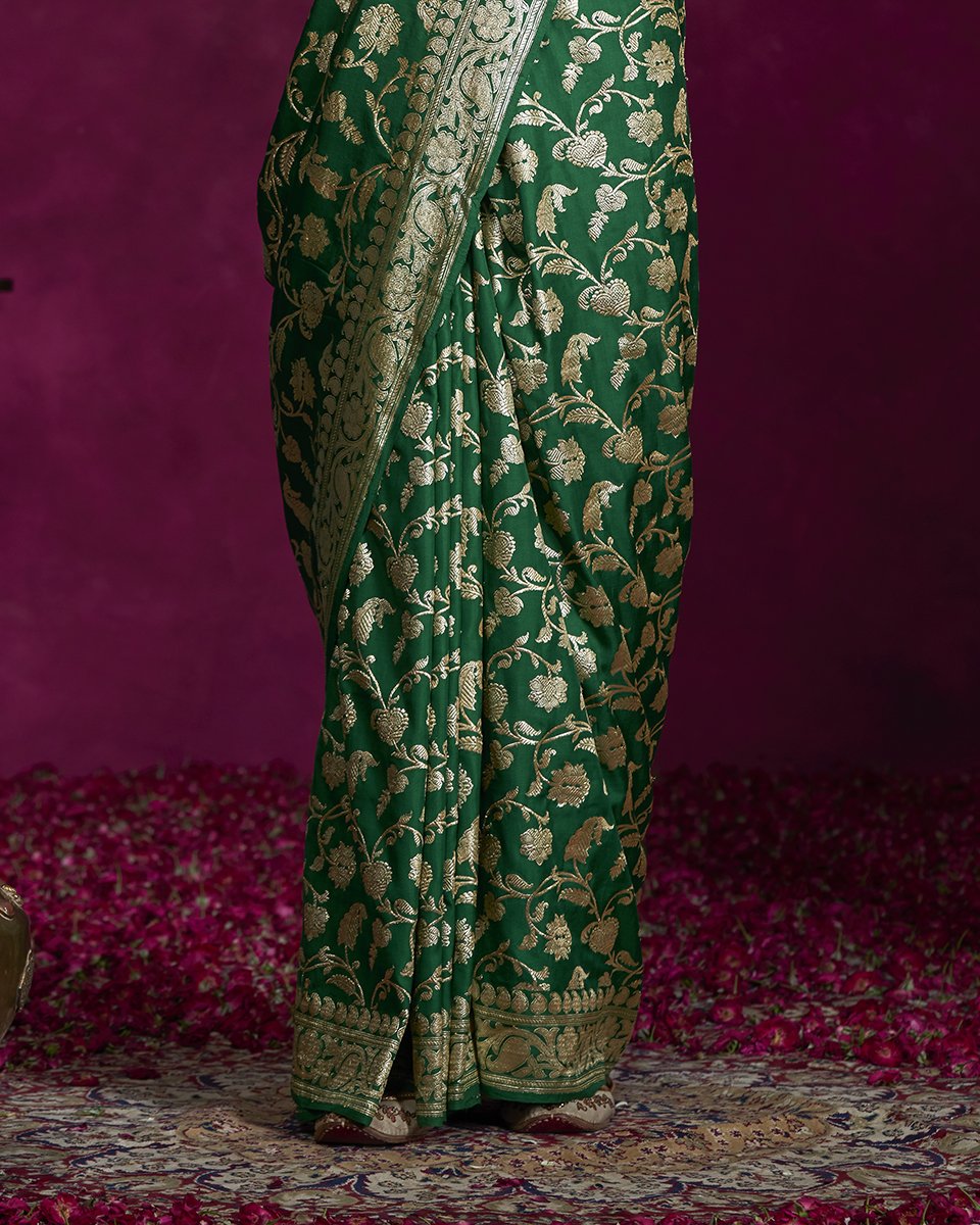 Handloom_Green_Katan_Silk_Kadhwa_Banarasi_Saree_with_all_over_zari_Jaal_WeaverStory_04