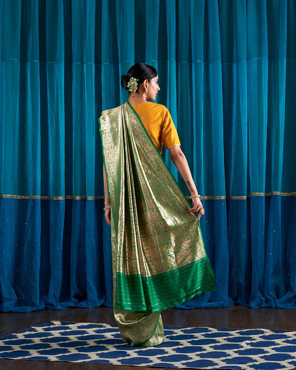 Handloom_Green_Banarasi_Silk_Saree_with_Floral_Design_with_Meenakari_WeaverStory_03