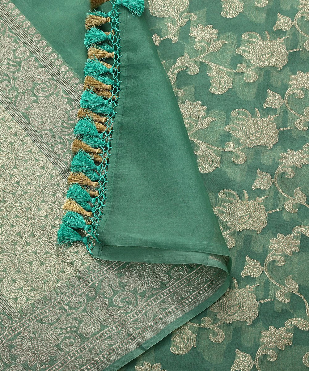 Handloom_Green_Kora_Silk_Kadhwa_Jangla_Banarasi_Dupatta_WeaverStory_05