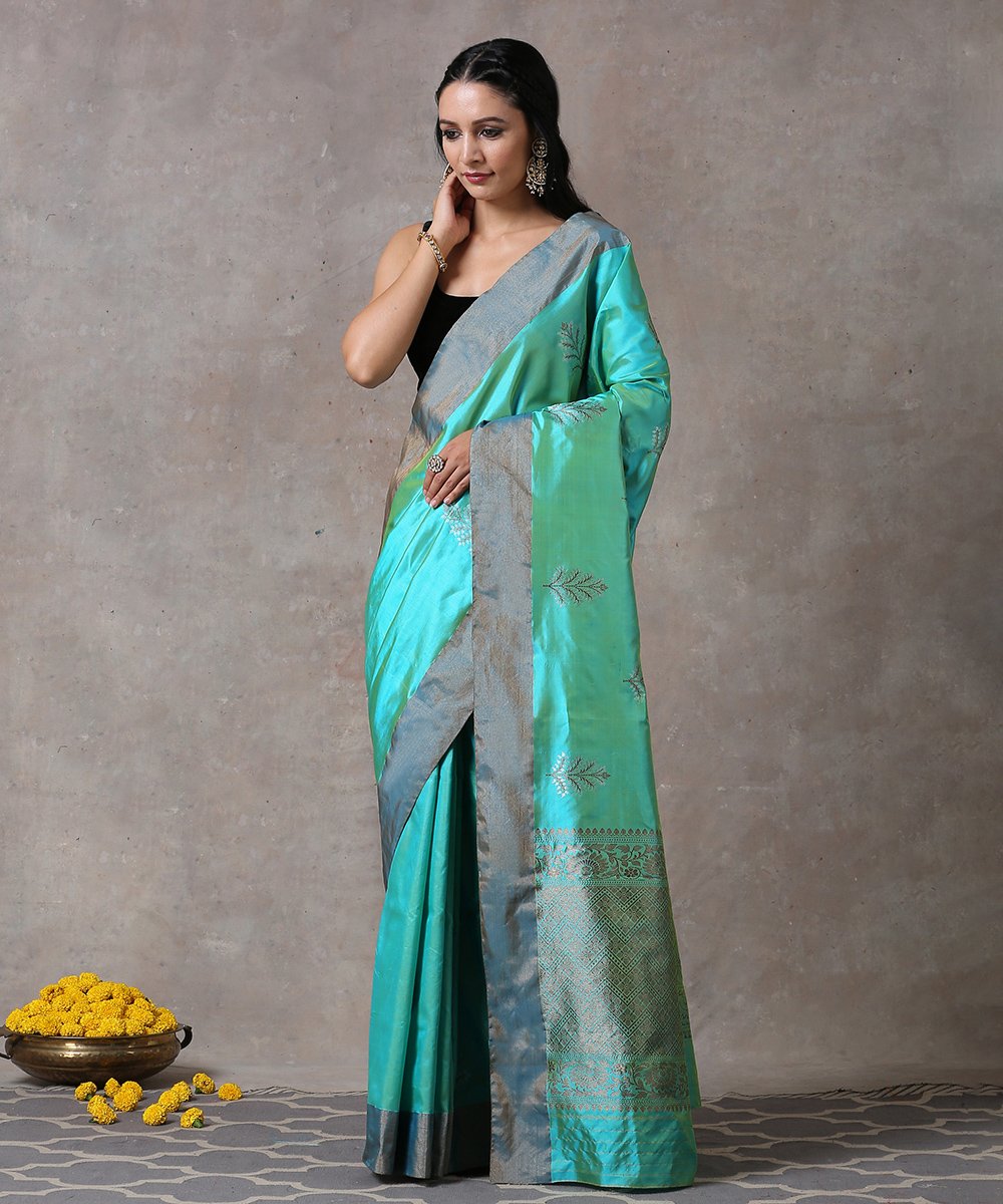 Handloom_Green_Pure_Katan_Silk_Banarasi_Saree_With_Antique_Zari_Border_Leaf_Booti_WeaverStory_02