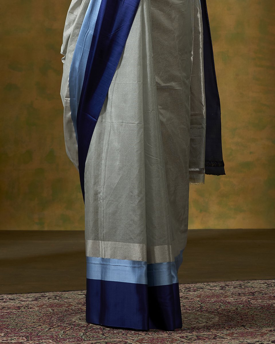 Handloom_Grey_Cotton_Tissue_Banarasi_Saree_With_Blue_Mashroo_Border_WeaverStory_04
