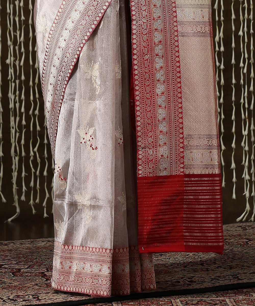 Handloom_Grey_Kora_Tissue_Banarasi_Saree_with_Meenakari_Booti_WeaverStory_04