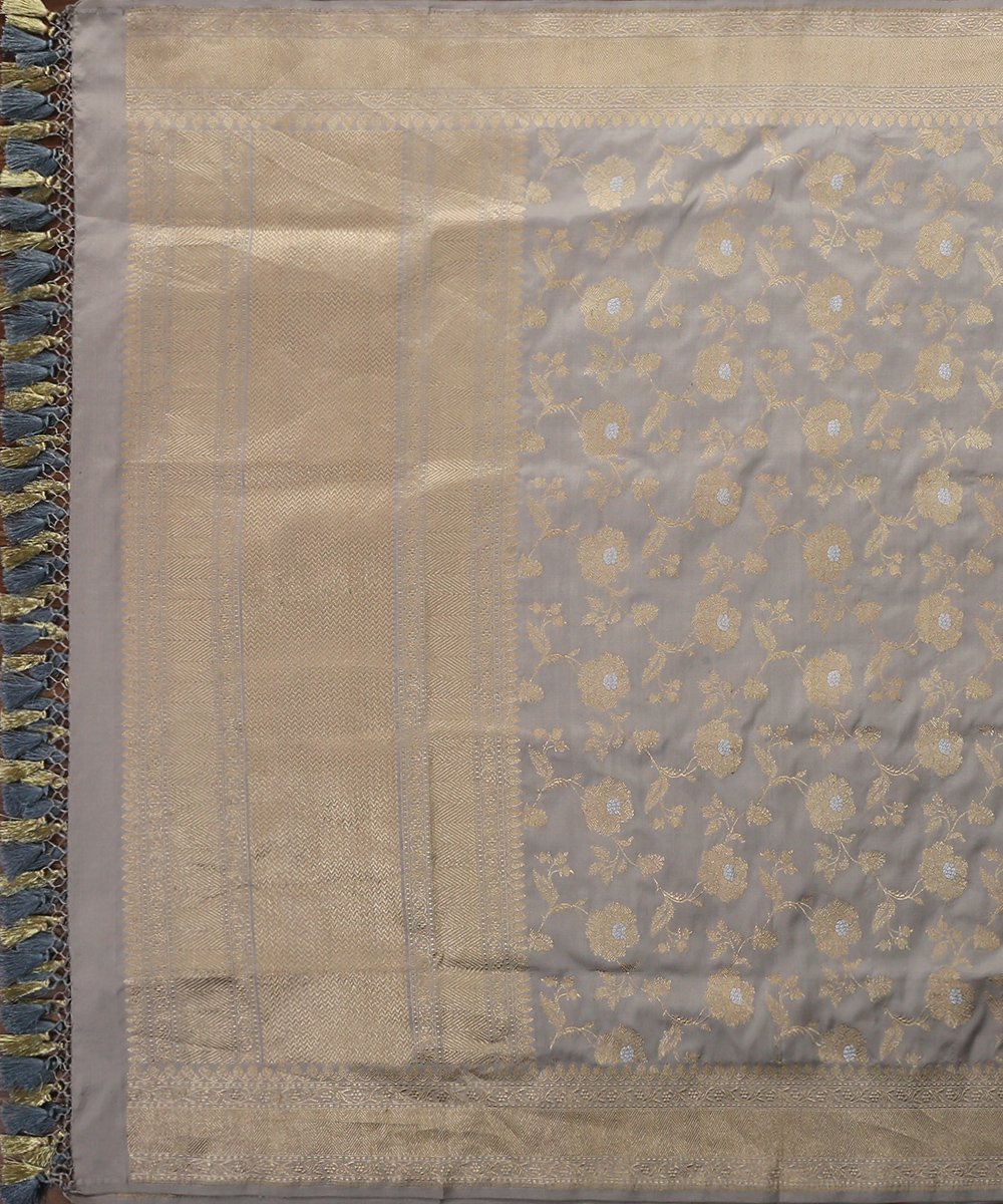 Handloom_Grey_Pure_Katan_Silk_Banarasi_Dupatta_with_Sona_Rupa_Kadhwa_Jangla_WeaverStory_02
