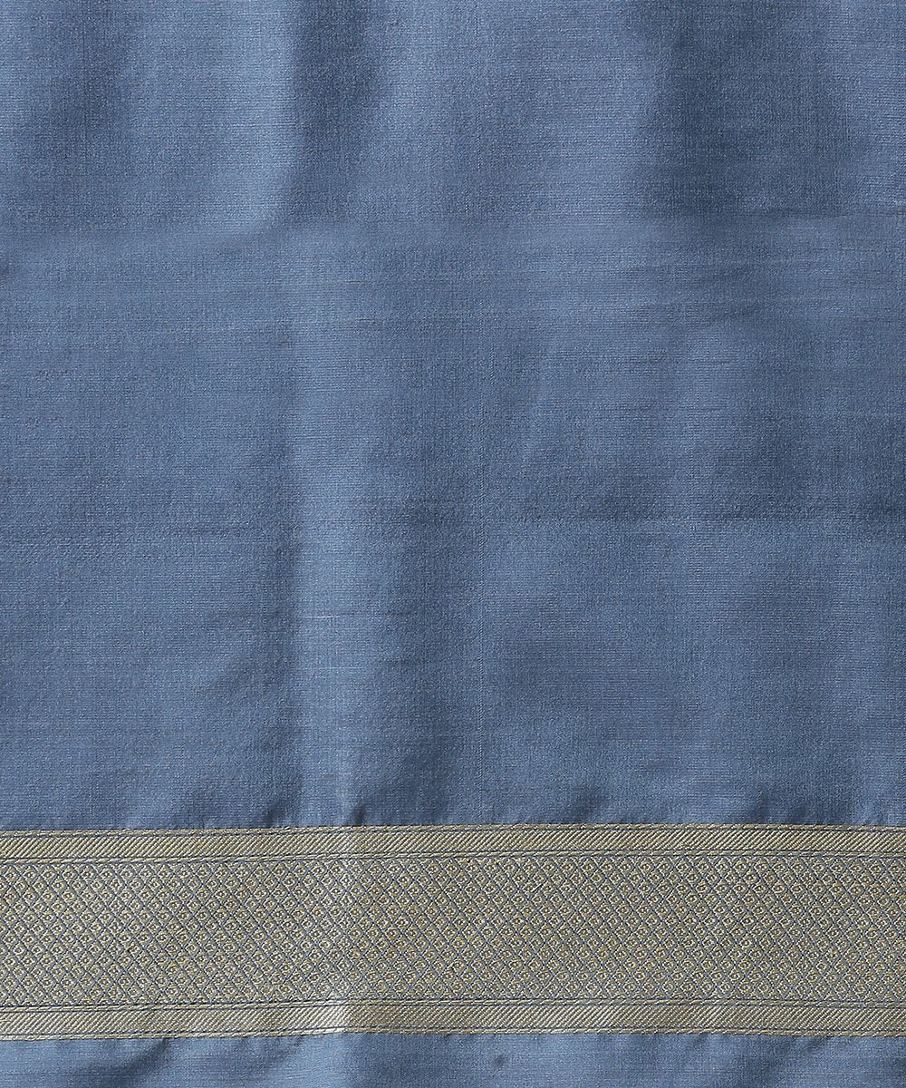 Handloom_Grey_Pure_Katan_Silk_Banarasi_Saree_with_Small_Kadhwa_Bird_Motifs_WeaverStory_05