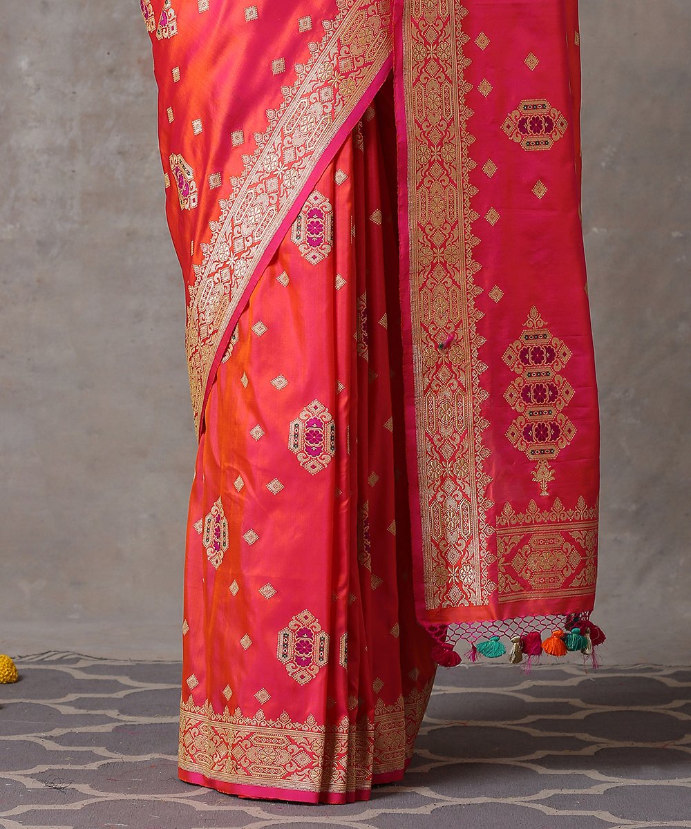 Handloom_Hot_Pink_Pure_Katan_Silk_Banarasi_Saree_with_Tanzeb_Boota_WeaverStory_04