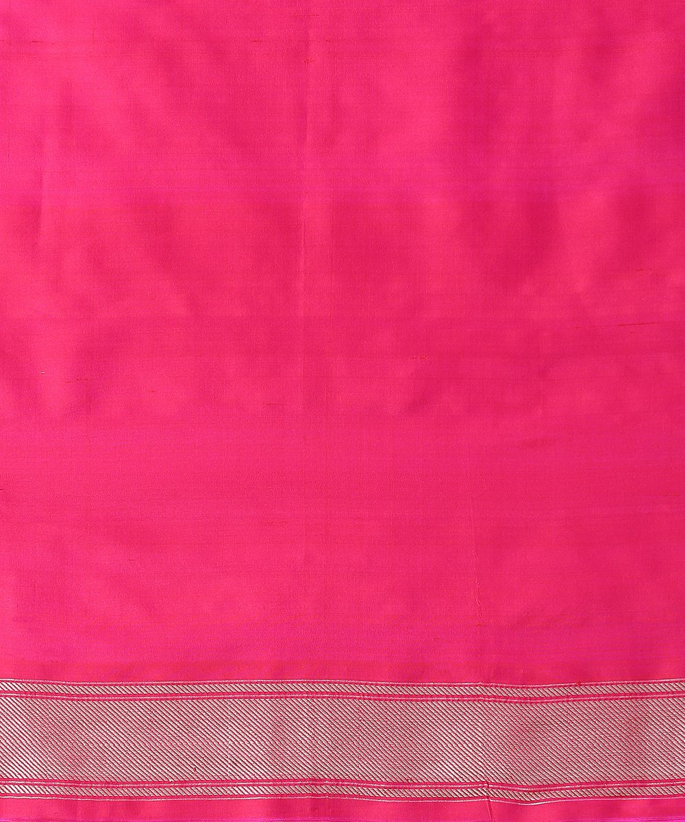 Handloom_Hot_Pink_Pure_Katan_Silk_Diagonal_Shikargah_Weave_Banarasi_Saree_With_Kadhwa_Bel_WeaverStory_05