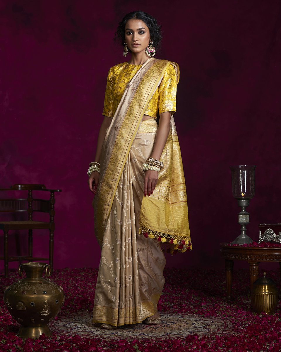 Handloom_Kadhwa_Katan_Silk_Beige_Banarasi_Jangla_Saree_with_Yellow_Border_WeaverStory_02