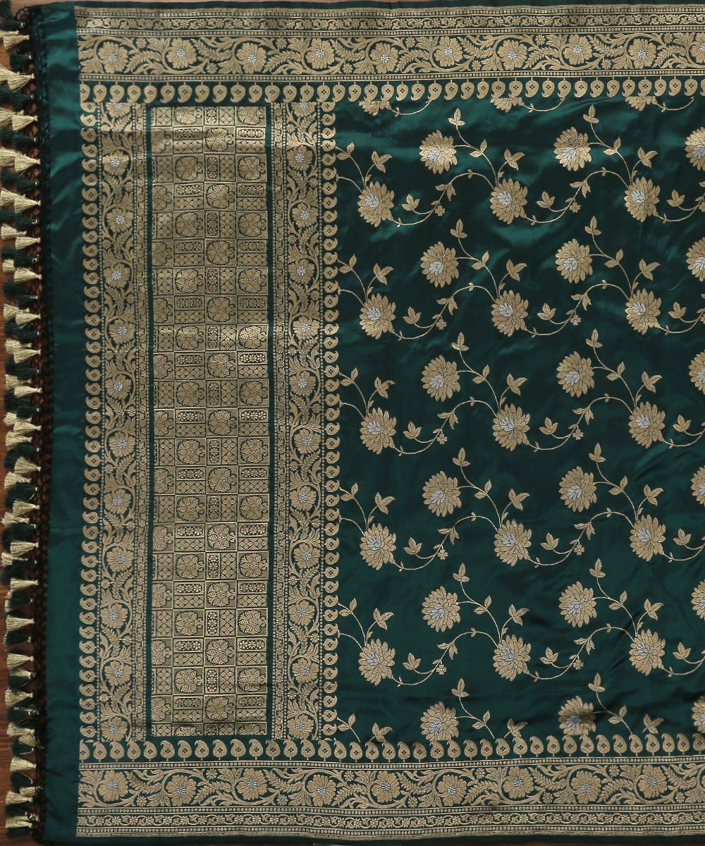 Handloom_Katan_Silk_Bottle_Green_Banarasi_Dupatta_with_Kadhwa_Floral_Jaal_WeaverStory_02