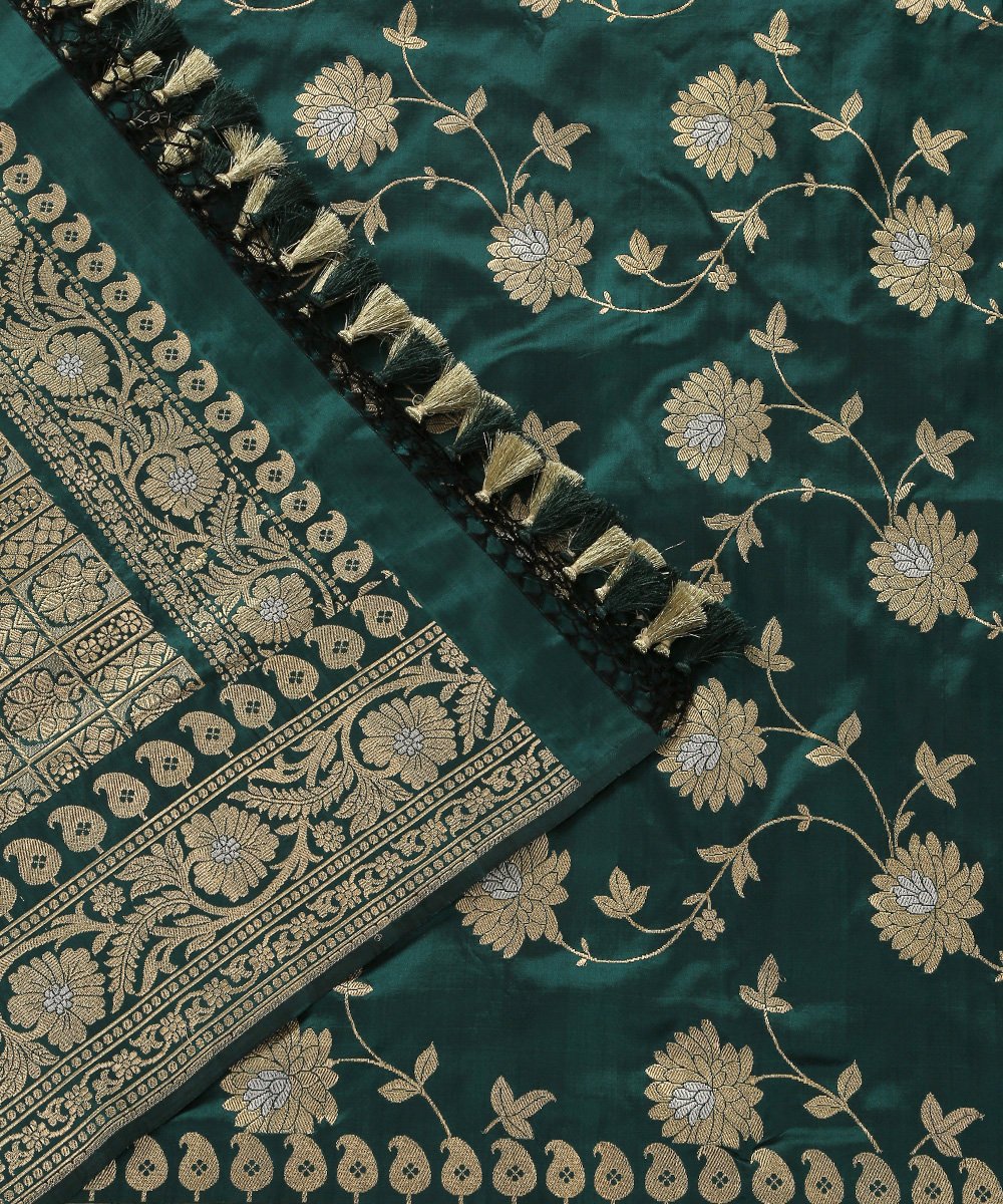 Handloom_Katan_Silk_Bottle_Green_Banarasi_Dupatta_with_Kadhwa_Floral_Jaal_WeaverStory_05