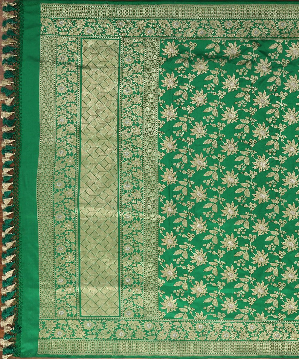 Handloom_Leaf_Green_Katan_Silk_Banarasi_Dupatta_with_Kadhwa_Jangla_WeaverStory_02