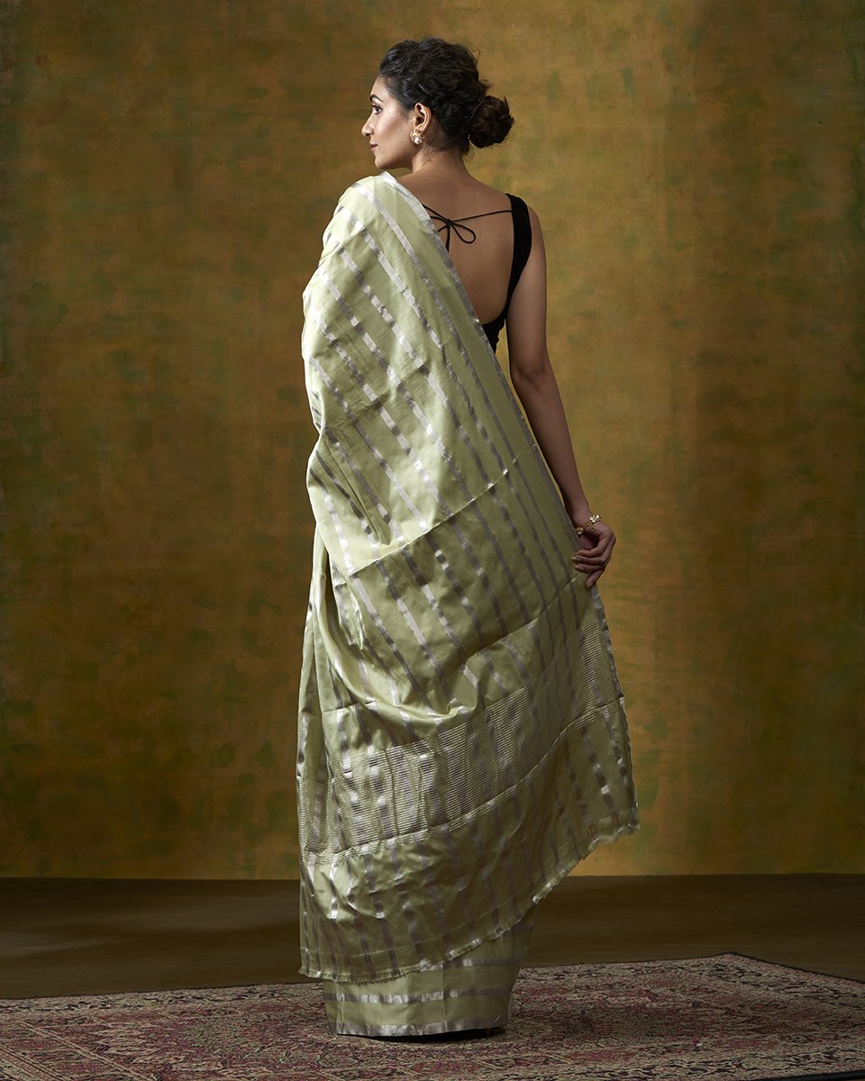 Handloom_Light_Green_Horizontal_Stripes_Banarasi_Saree_In_Satin_WeaverStory_03