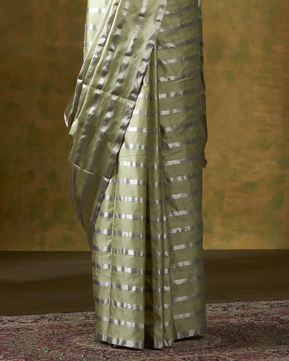 Handloom_Light_Green_Horizontal_Stripes_Banarasi_Saree_In_Satin_WeaverStory_04