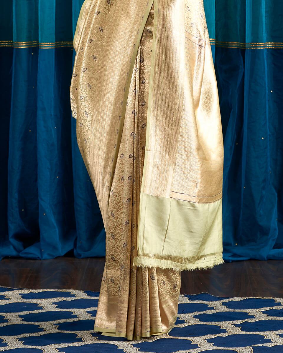 Handloom_Light_Green_Banarasi_Silk_Saree_with_Meenakari_WeaverStory_04