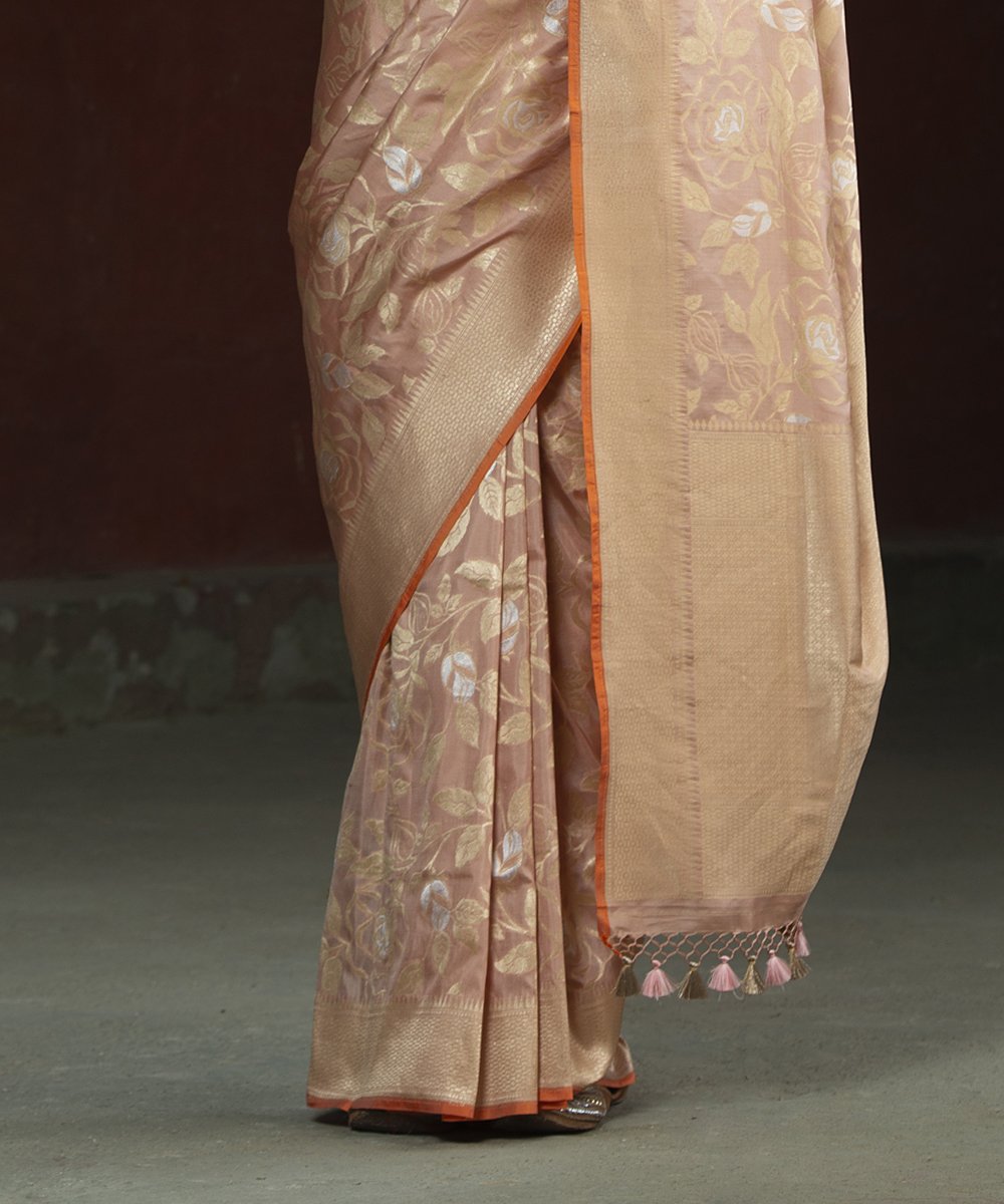 Handloom_Light_Peach_Katan_Silk_Banarasi_Saree_with_Sona_Rupa_Rose_Flower_Jangla_WeaverStory_04