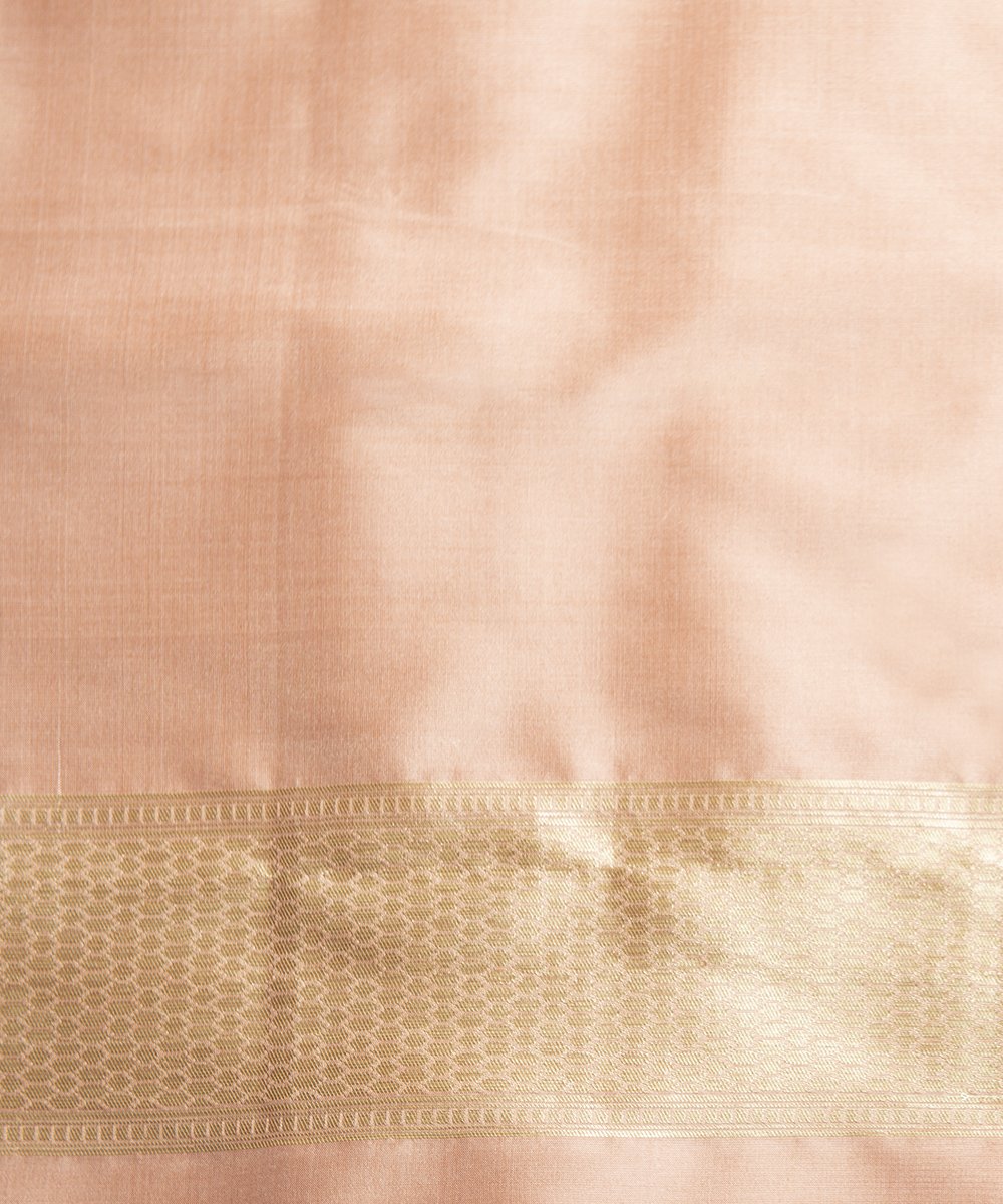Handloom_Light_Peach_Katan_Silk_Banarasi_Saree_with_Sona_Rupa_Rose_Flower_Jangla_WeaverStory_05