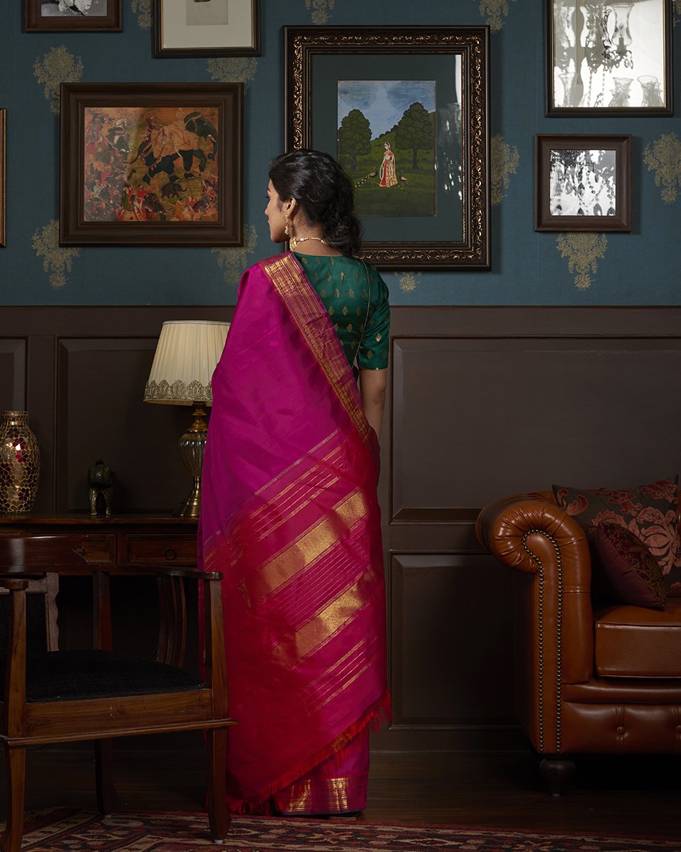 Handloom_Magenta_Kanjivaram_Silk_Saree_With_Red_And_Gold_Border_WeaverStory_03