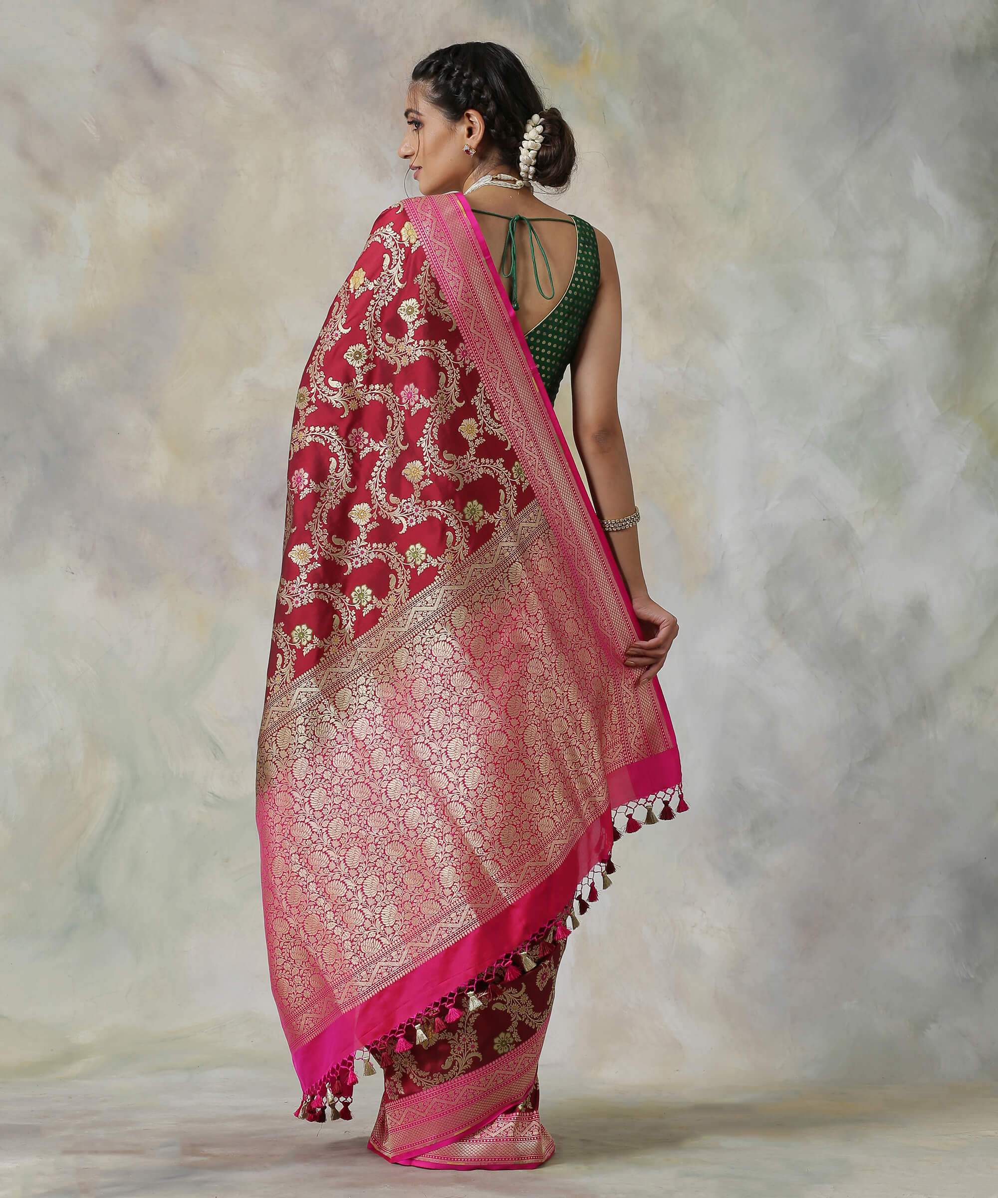 Handloom_Maroon_Pure_Katan_Silk_Saree_with_Pink_Border_WeaverStory_03