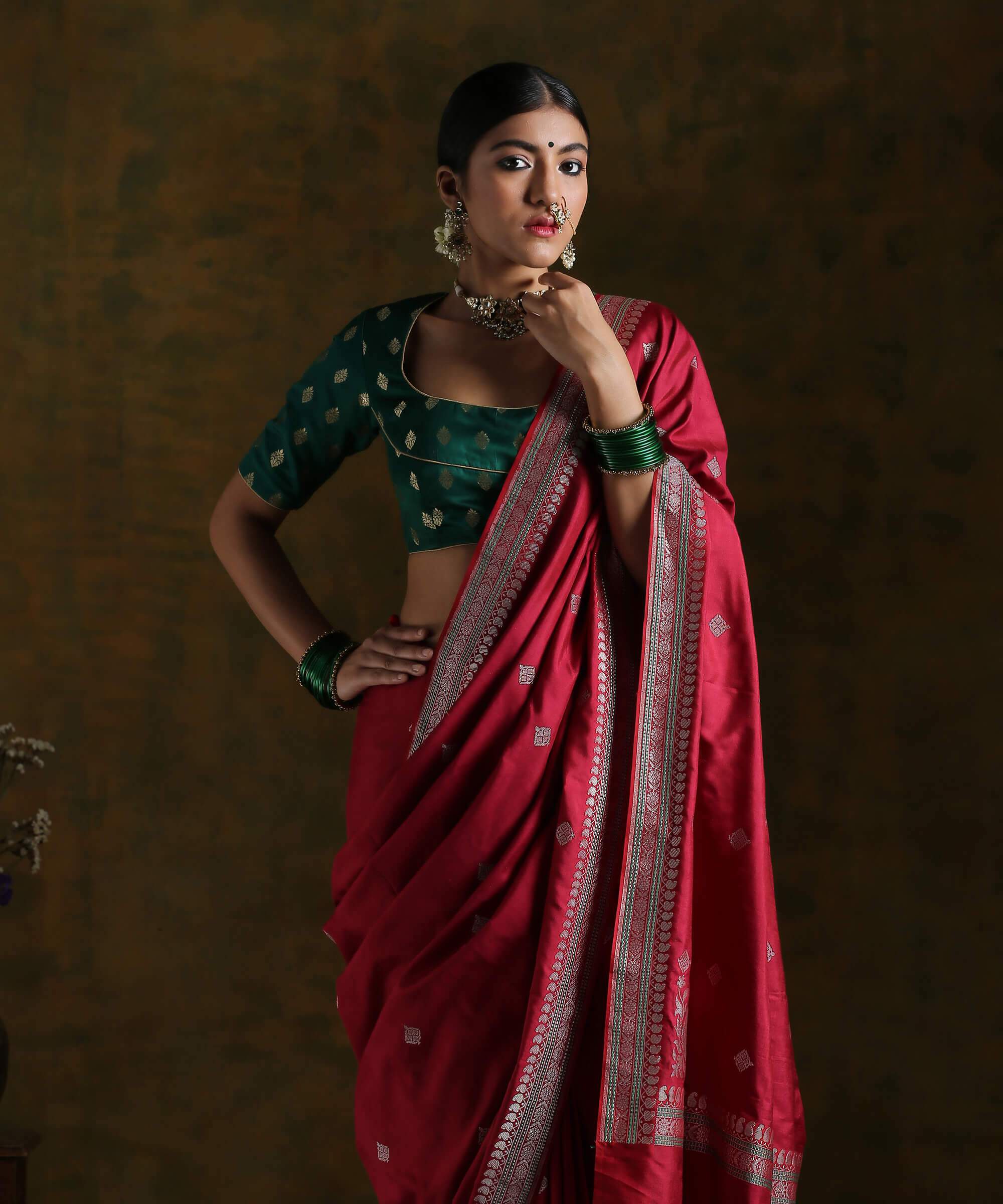 Handloom_Ektara_Weave_Maroon_Banarasi_Kadhwa_Booti_Saree_WeaverStory_01