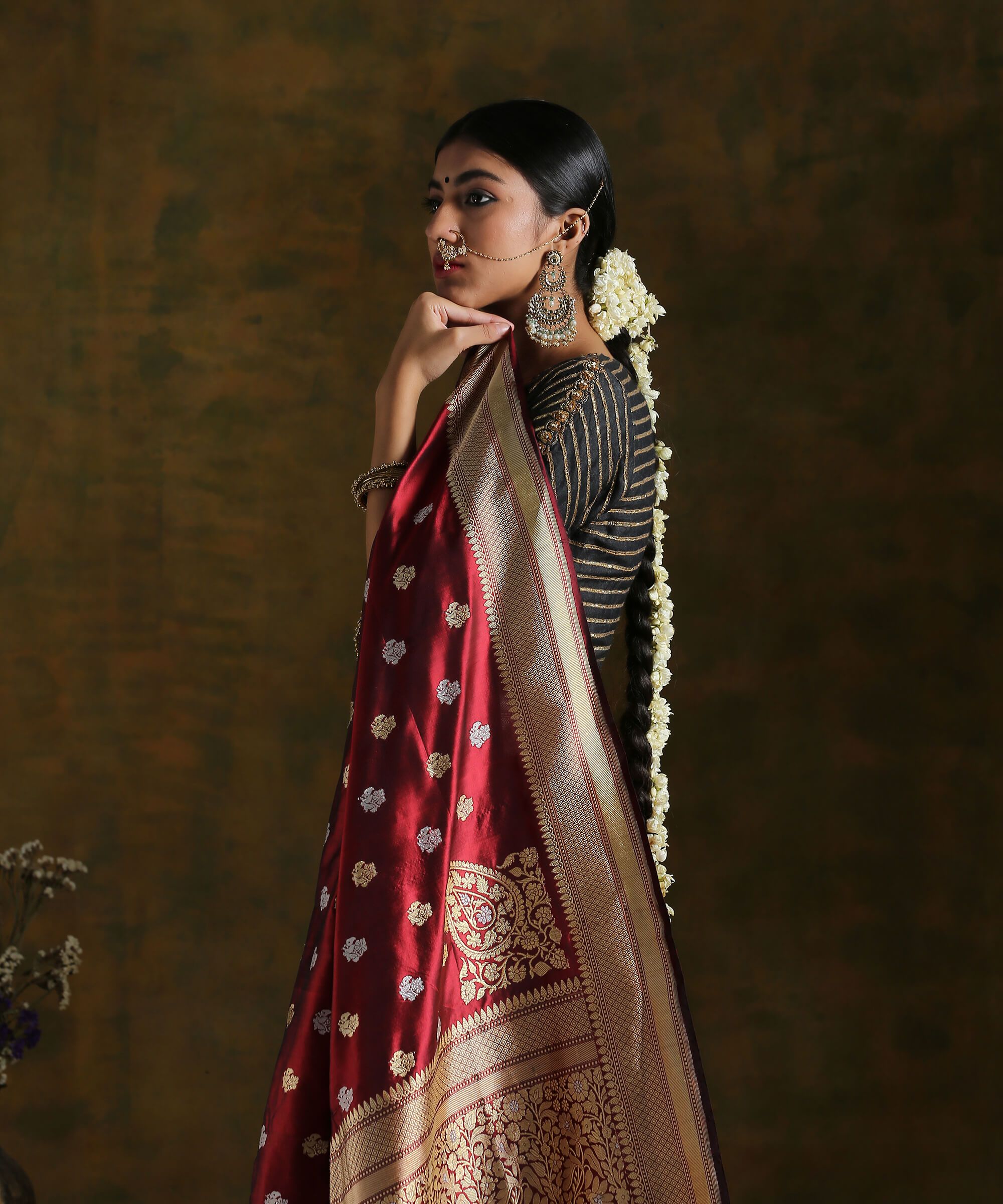 Handloom_Maroon_Kadhwa_Booti_Katan_Silk_Banarasi_Saree_with_Konia_WeaverStory_01