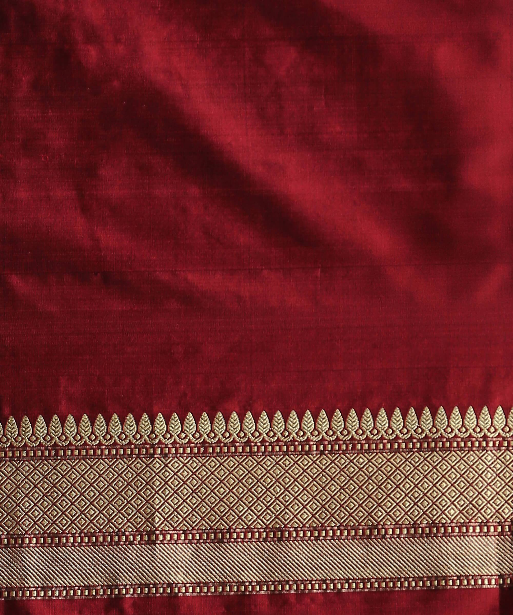 Handloom_Maroon_Kadhwa_Booti_Katan_Silk_Banarasi_Saree_with_Konia_WeaverStory_05
