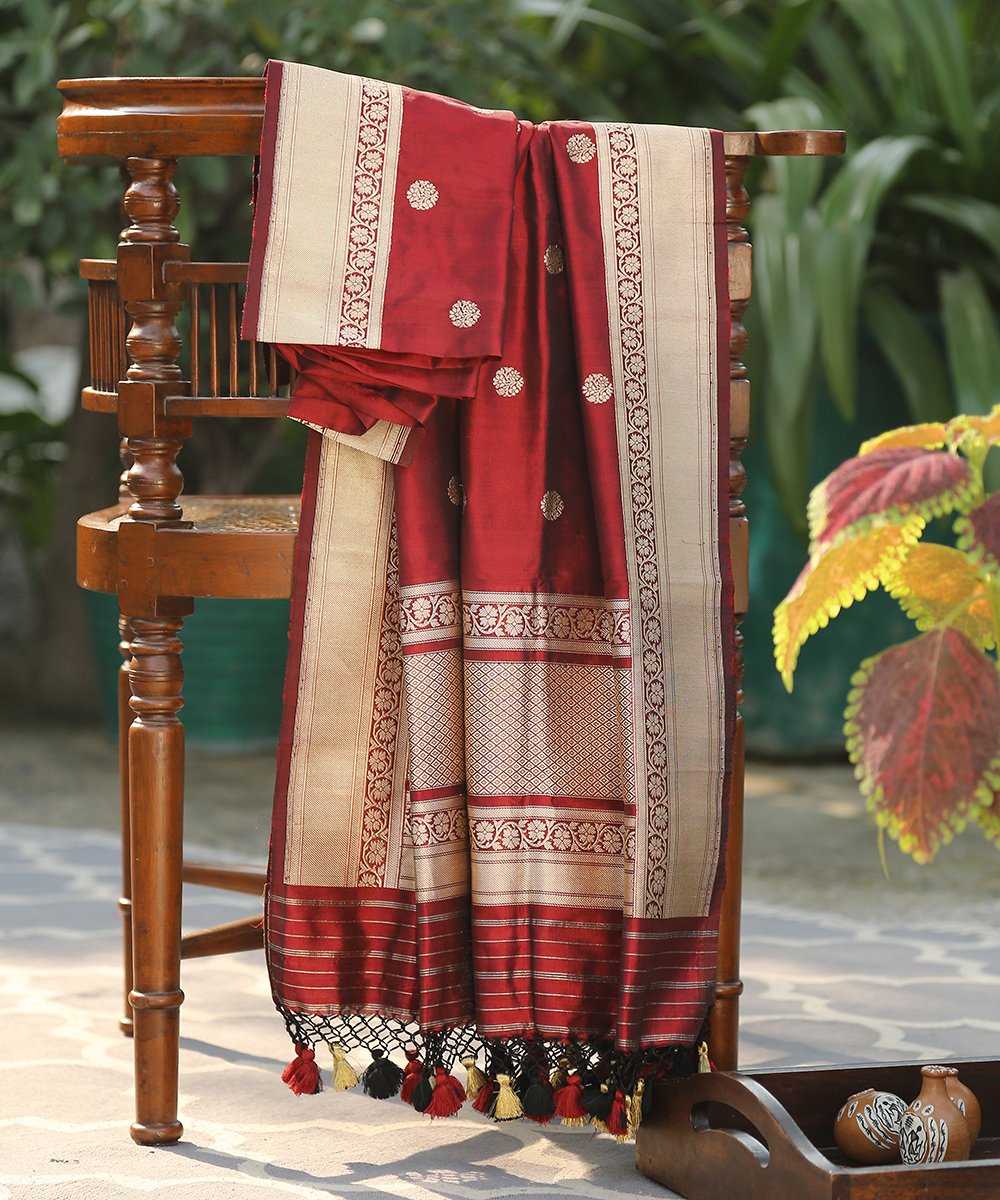 Handloom_Maroon_Pure_Katan_Silk_Kadhwa_Asharfi_Booti_Dupatta_WeaverStory_01