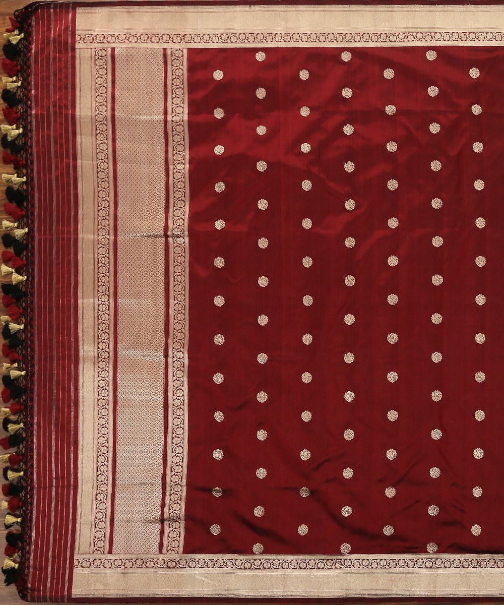 Handloom_Maroon_Pure_Katan_Silk_Kadhwa_Asharfi_Booti_Dupatta_WeaverStory_02