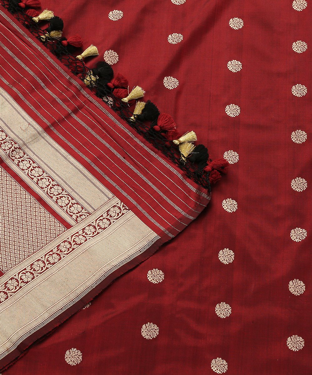 Handloom_Maroon_Pure_Katan_Silk_Kadhwa_Asharfi_Booti_Dupatta_WeaverStory_05