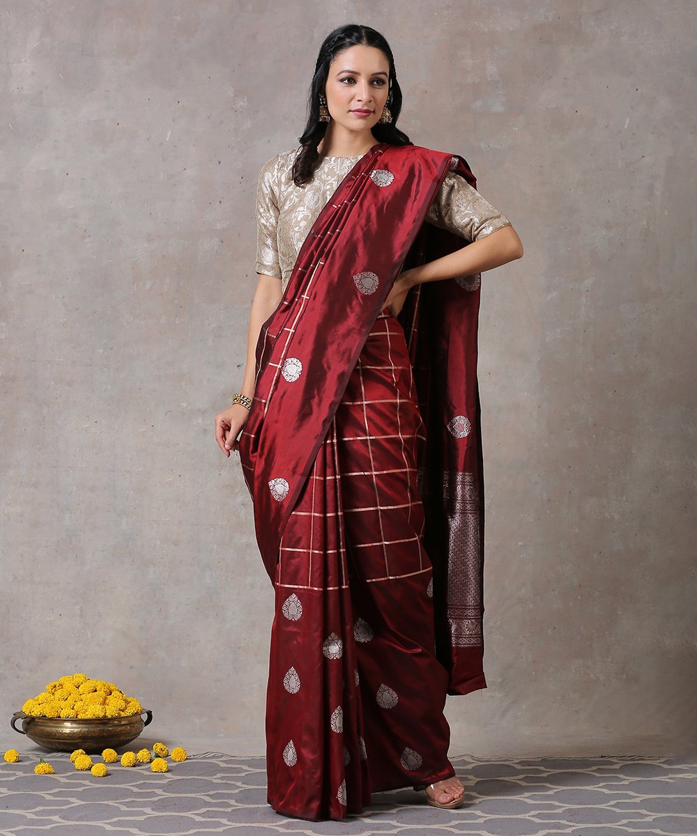 Handloom_Maroon_Pure_Katan_Silk_Banarasi_Saree_With_Checks_And_Silver_Zari_Kadhwa_Boota_WeaverStory_01