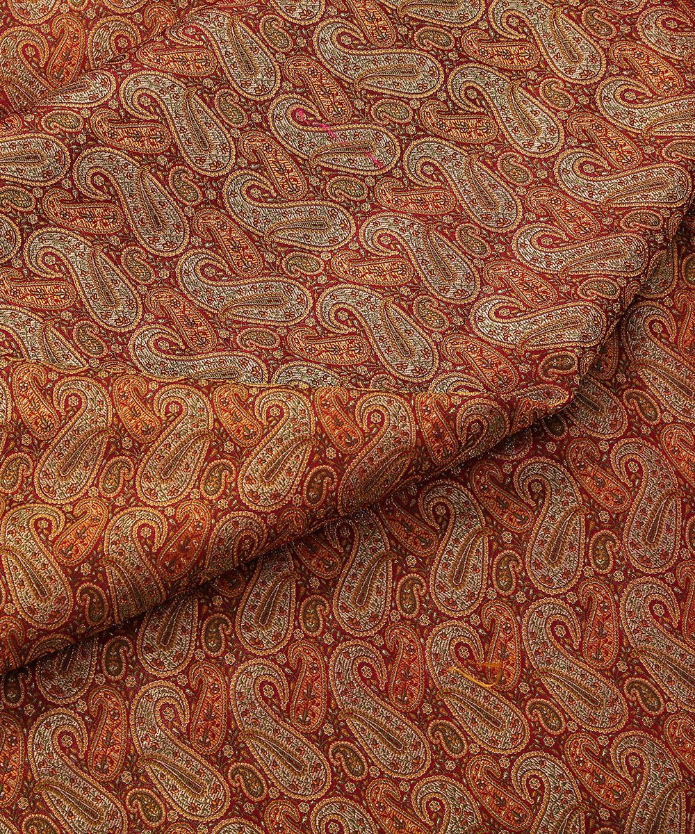 Handloom_Maroon_Pure_Katan_Silk_Brocade_Banarasi_Fabric_with_Zari_WeaverStory_04
