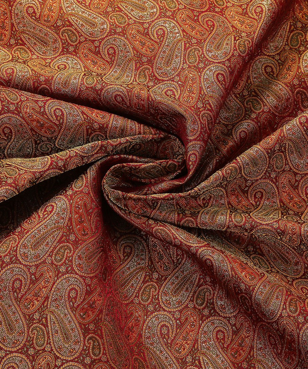 Handloom_Maroon_Pure_Katan_Silk_Brocade_Banarasi_Fabric_with_Zari_WeaverStory_05