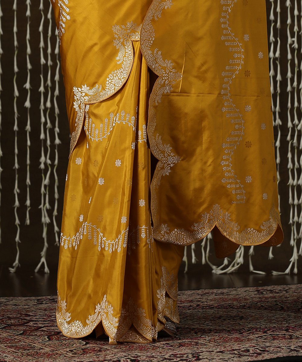 Handloom_Mustard_Banarasi_Saree_with_Scallop_Border_and_Red_Blouse_WeaverStory_04