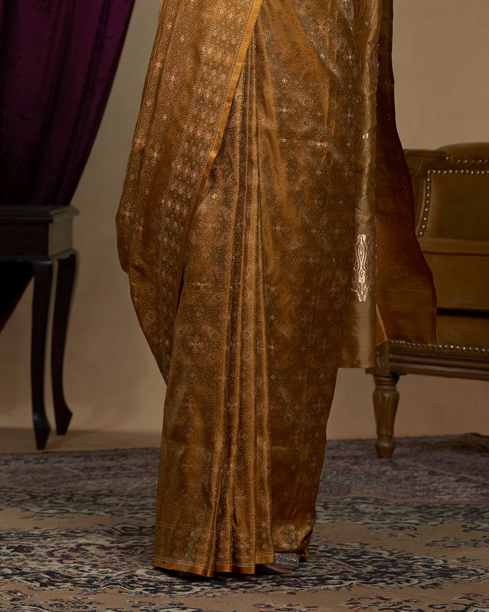 Handloom_Mustard_Zari_Booti_Reshmi_Tanchoi_Pure_Katan_Silk_Banarasi_Saree_With_Meenakari_WeaverStory_04