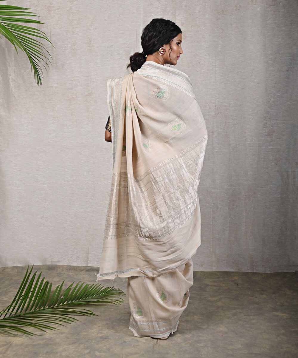 Handloom_Tusser_Beige_Kadhwa_Booti_Georgette_Banarasi_Saree_with_Paisleys_WeaverStory_03