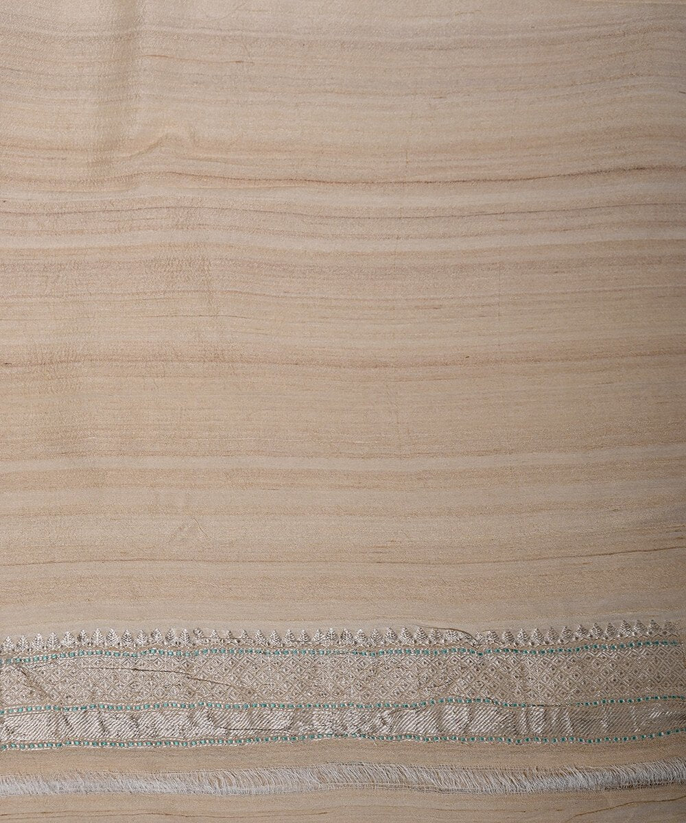 Handloom_Tusser_Beige_Kadhwa_Booti_Georgette_Banarasi_Saree_with_Paisleys_WeaverStory_05