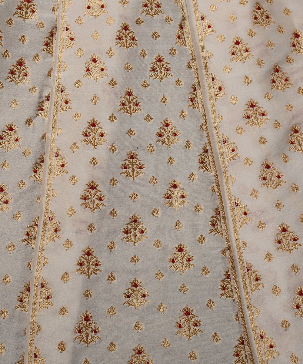 Handloom_OffWhite_Katan_Silk_Banarasi_Lehenga_with_with_Bootidar_Design_WeaverStory_05