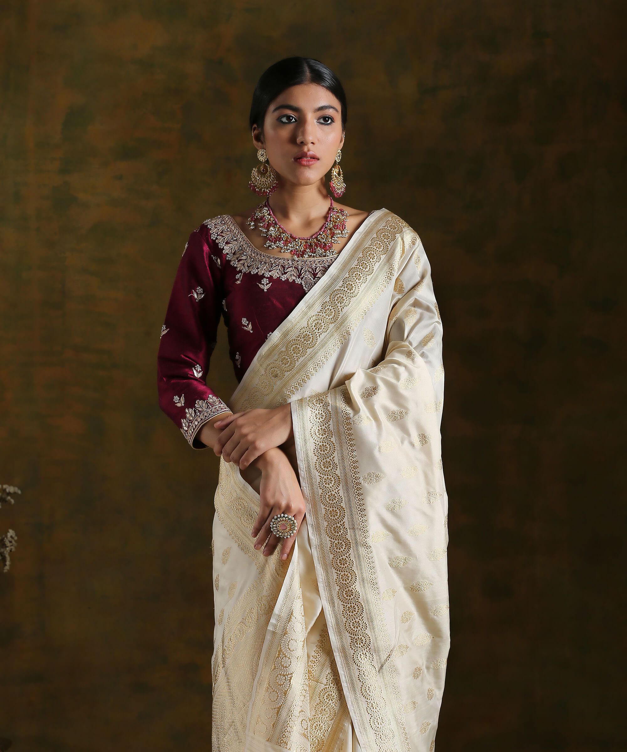 Handloom_Offwhite_And_Gold_Kadhwa_Booti_Saree_WeaverStory_01