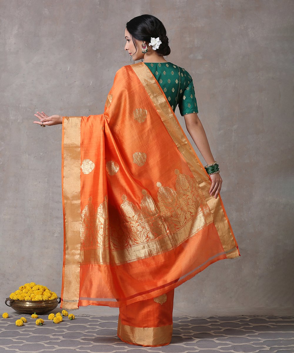 Handloom_Orange_And_Gold_Spun_Pure_Katan_Silk_Banarasi_Saree_With_Kadhwa_Booti_And_Plain_Zari_Border_WeaverStory_03