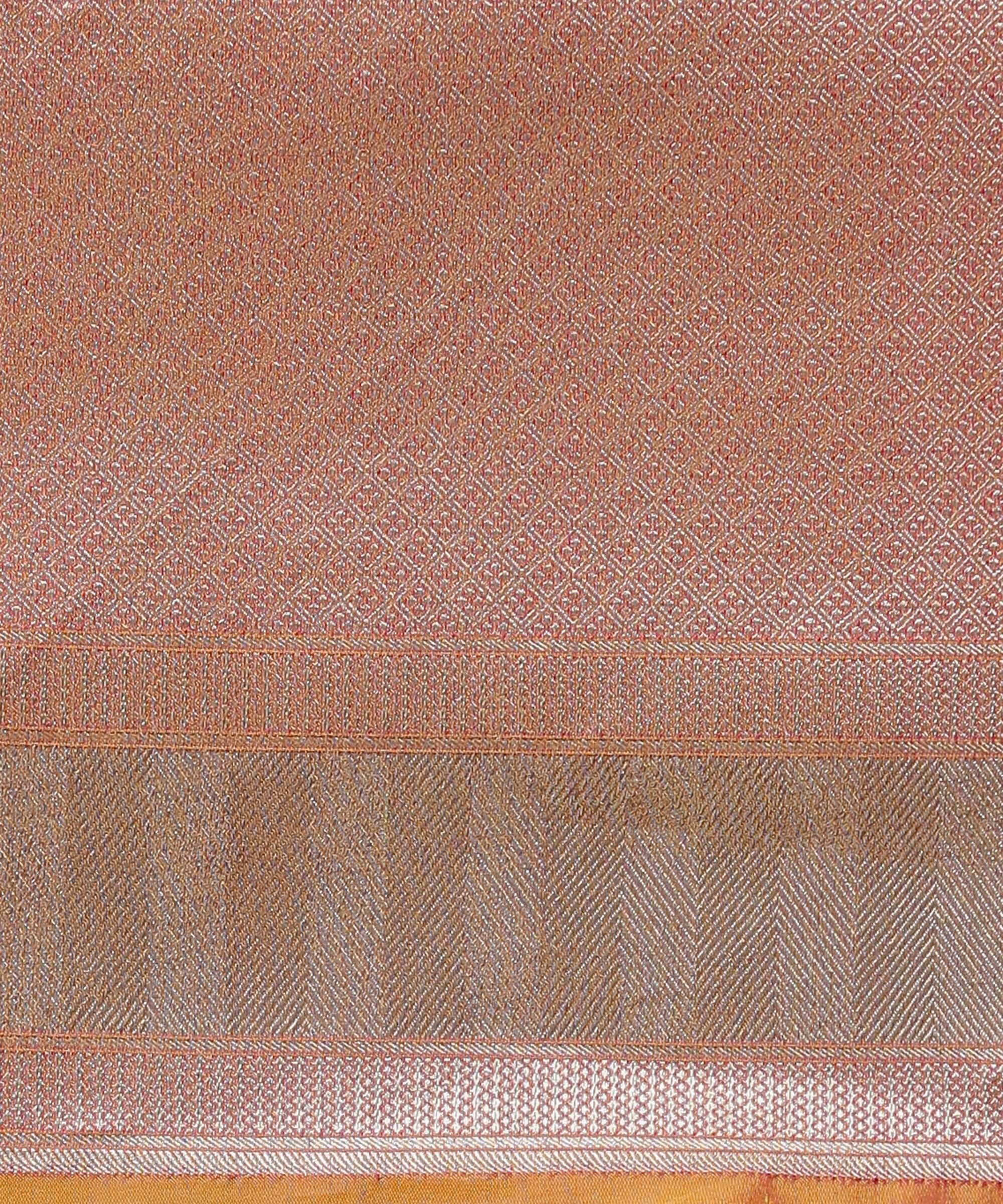 Handloom_Peach_and_Pink_Dual_Tone_Pure_Katan_Silk_Banarasi_Saree_with_Floral_Booti_WeaverStory_05