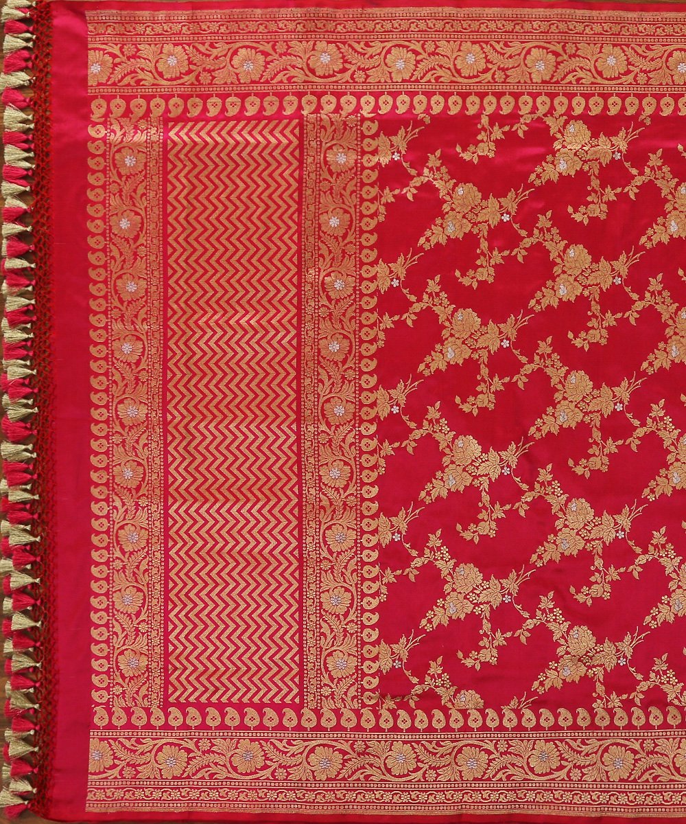 Handloom_Pink_And_Red_Dual_Tone_Pure_Katan_Silk_Kadhwa_Jangla_Banarasi_Dupatta_WeaverStory_02