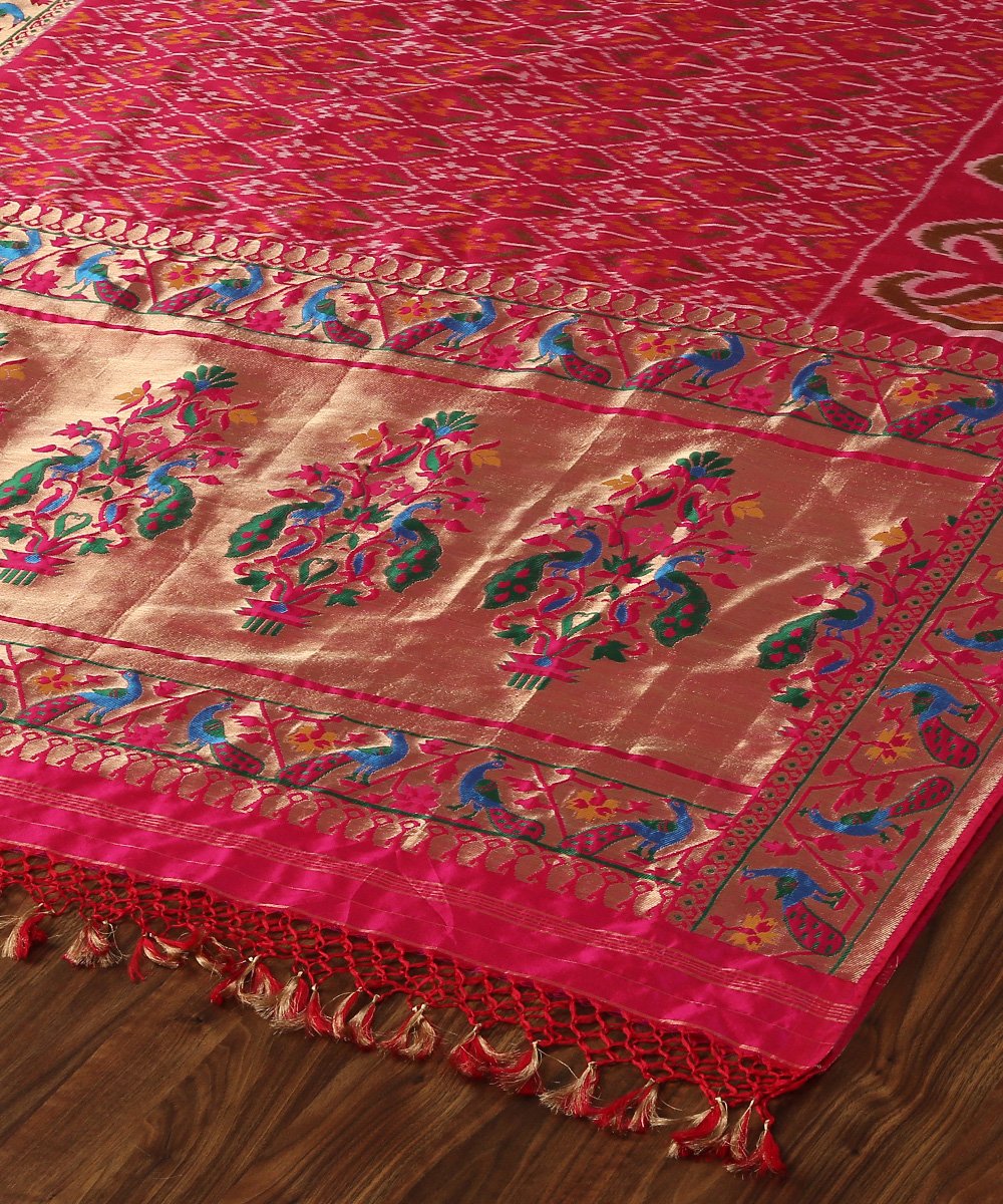 Handloom_Pink_Ashawali_Pure_Katan_Silk_Patola_Dupatta_With_Paithani_Border_WeaverStory_04